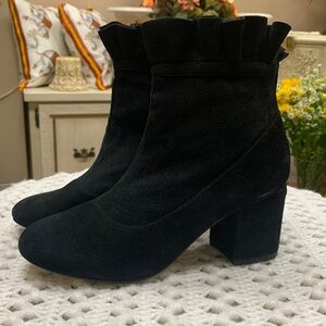 Cecelia New York Mackie Black Suede Boots Size 7 B